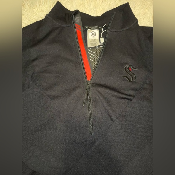 Seattle Kraken Red Eye Womens Breaker FZ WMD. Brand new with tags - Picture 2 of 5